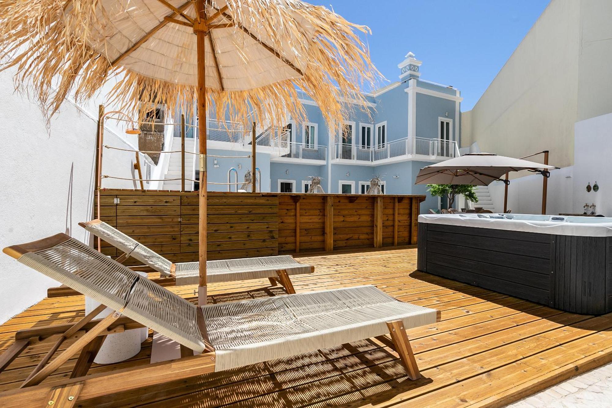 Dona Simone Boutique Suites & Studios - By @ Rita'S Place Faro Bagian luar foto